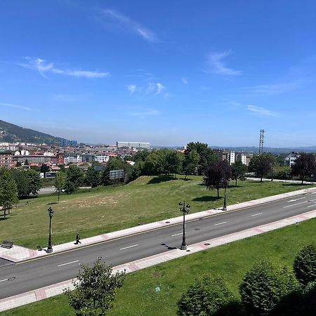 Acogedor Apartamento Con Vistas A La Catedral Y Parking Oviedo Bagian luar foto
