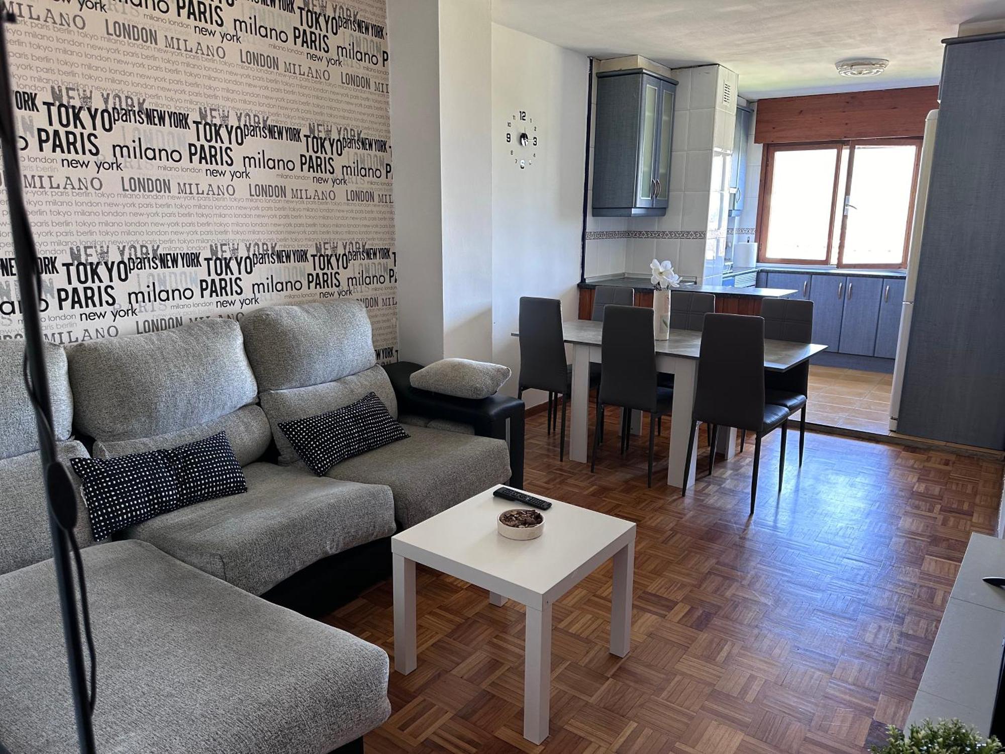 Acogedor Apartamento Con Vistas A La Catedral Y Parking Oviedo Bagian luar foto